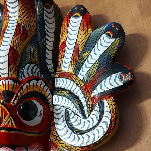 Handmade Beautiful Sri Lankan Traditional Cobra Tiki Mask - Picture 3 of 7